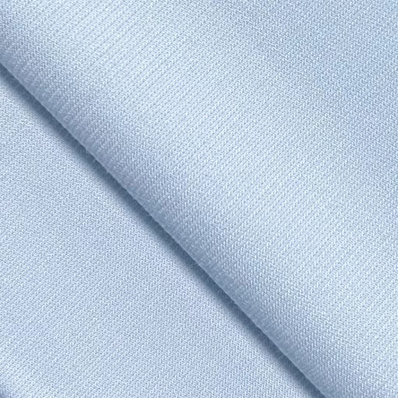 How can the cutting process be optimized during garment manufacturing of mulberry silk fabric to prevent fraying?